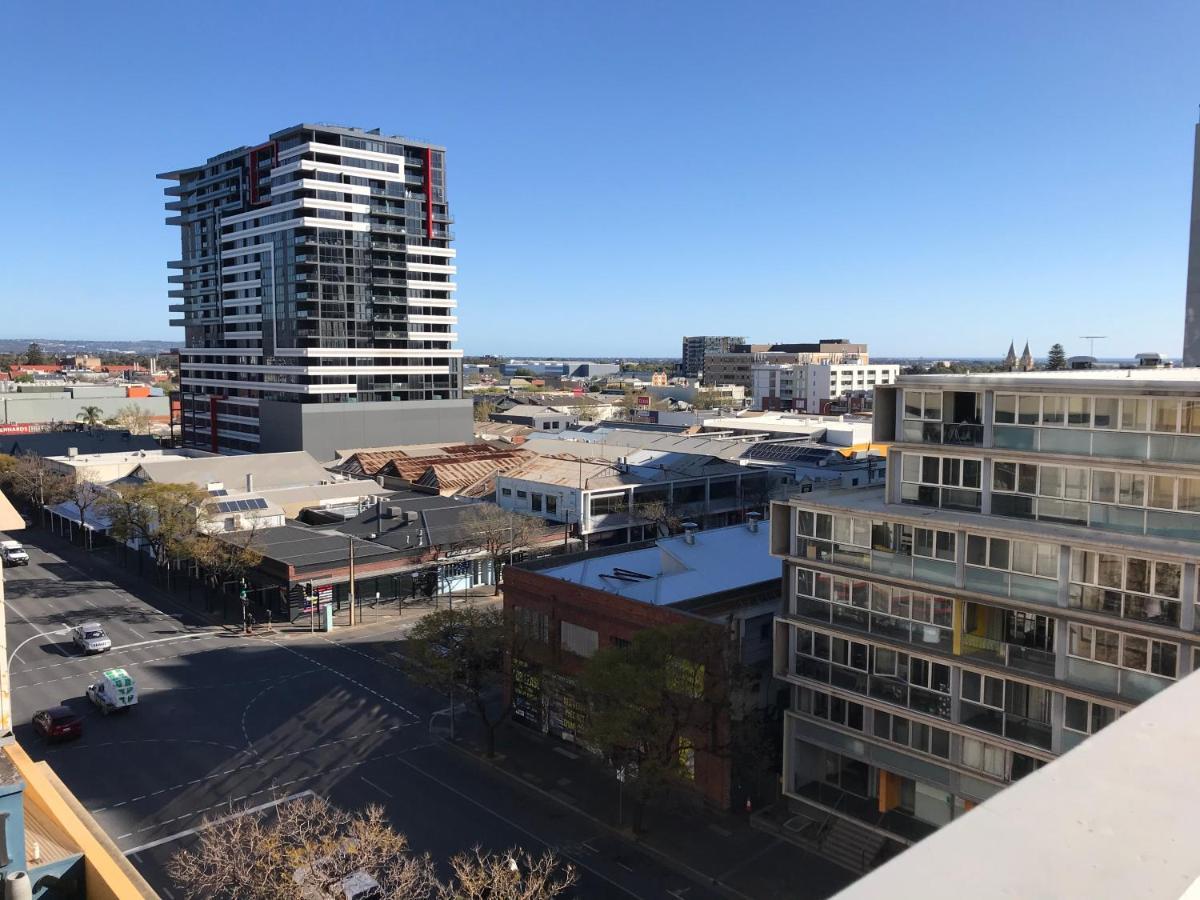 Tasha'S Apartments On Morphett Adelaide Bagian luar foto