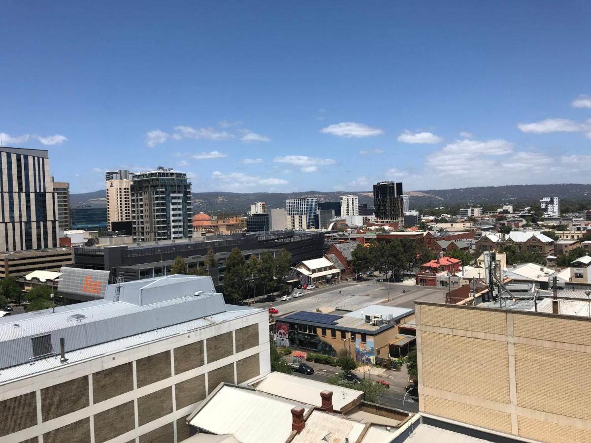 Tasha'S Apartments On Morphett Adelaide Bagian luar foto