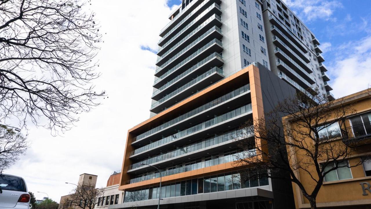 Tasha'S Apartments On Morphett Adelaide Bagian luar foto