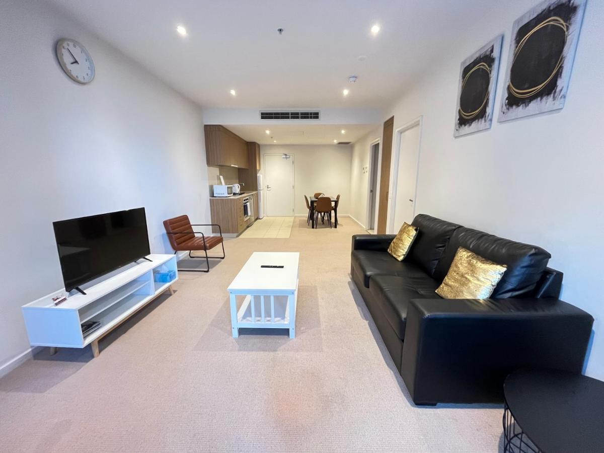 Tasha'S Apartments On Morphett Adelaide Bagian luar foto