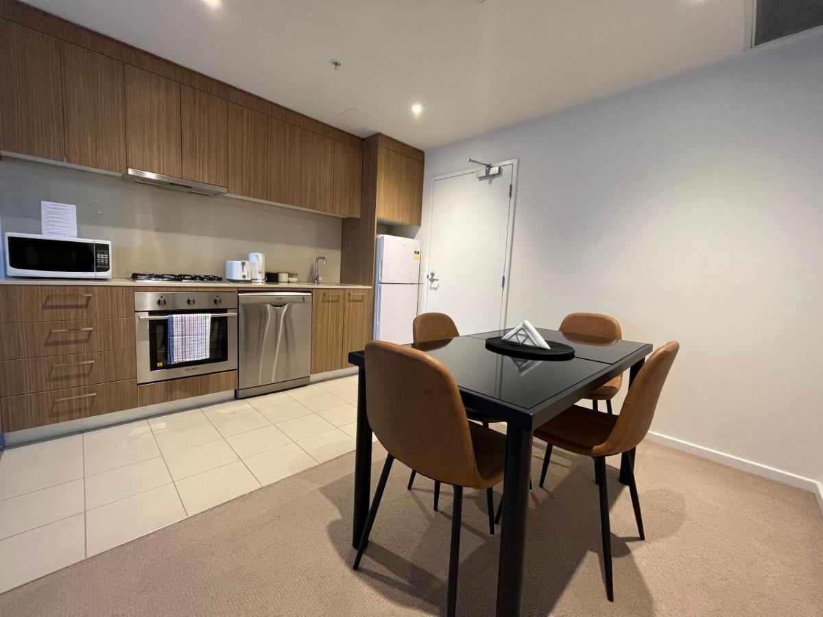 Tasha'S Apartments On Morphett Adelaide Bagian luar foto