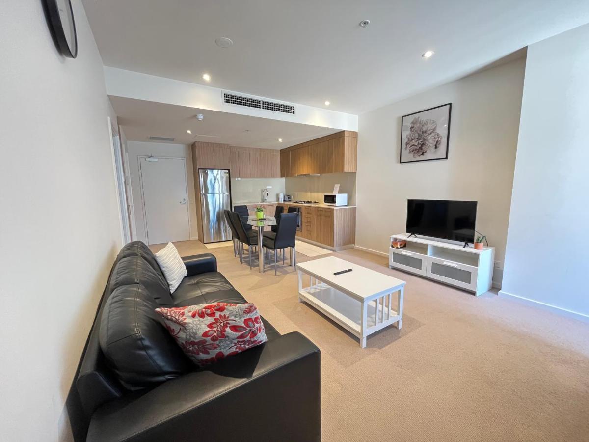 Tasha'S Apartments On Morphett Adelaide Bagian luar foto