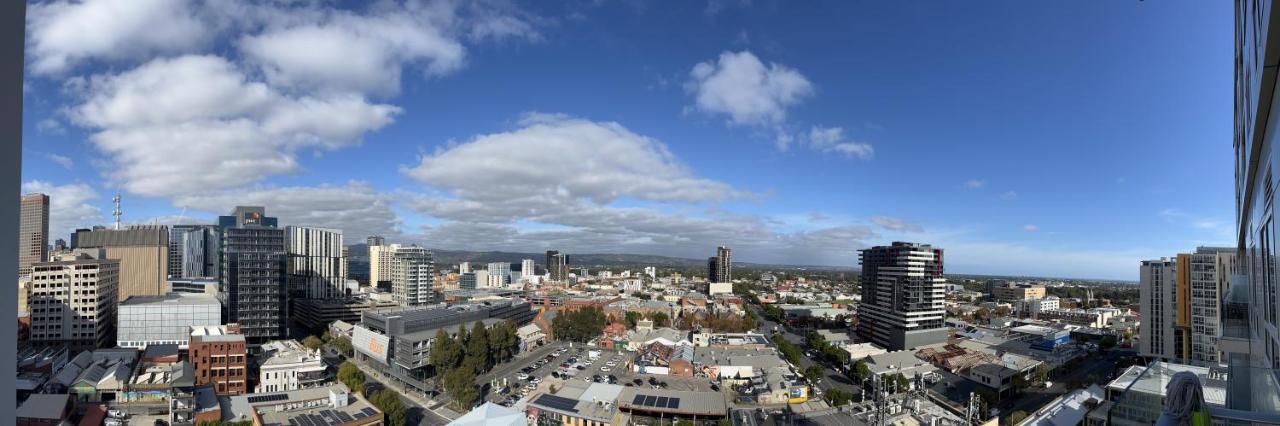 Tasha'S Apartments On Morphett Adelaide Bagian luar foto