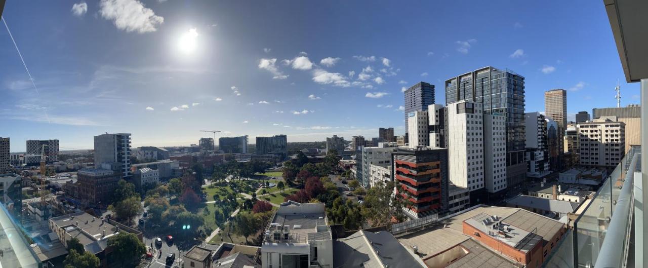 Tasha'S Apartments On Morphett Adelaide Bagian luar foto